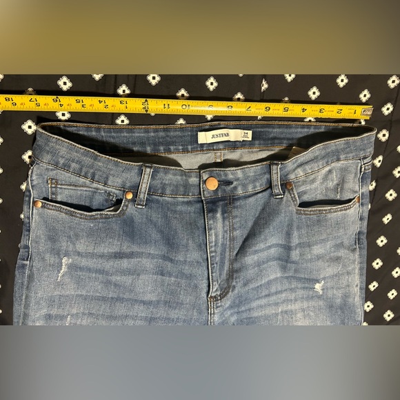 JustFab distressed Denim jeans- size 34 - Picture 4 of 8